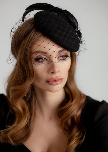 Вечерняя шляпка с вуалью